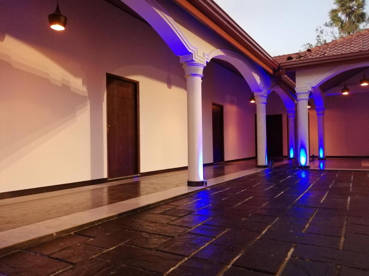 Taj Residence Путталам Экстерьер фото