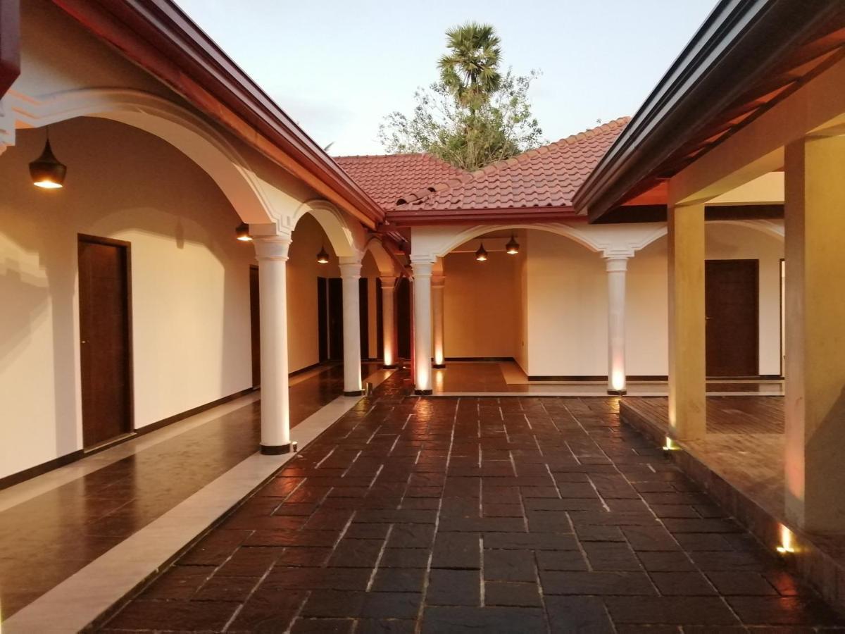 Taj Residence Путталам Экстерьер фото